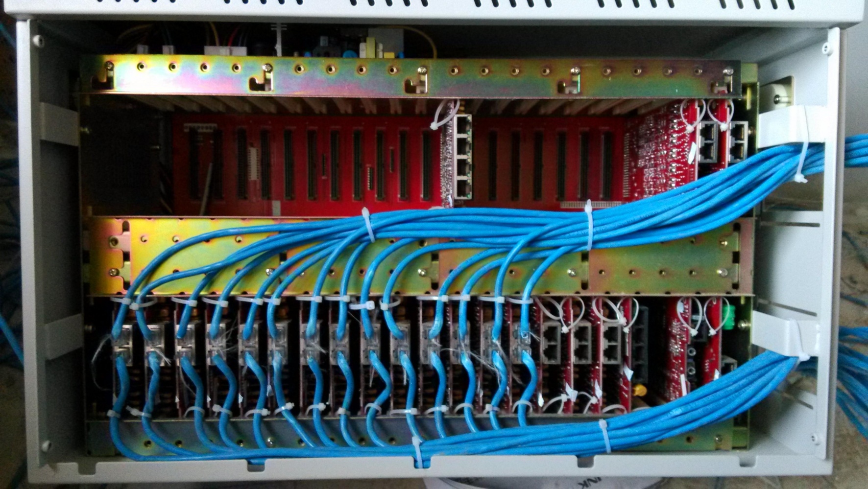 引入了大量华而不实或维护成本高昂的复杂元素