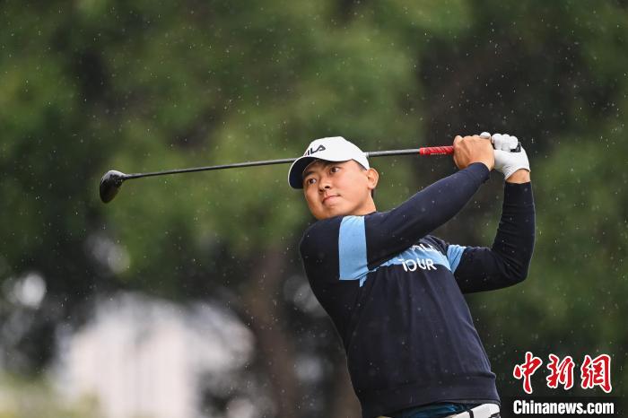 厦门东方高尔夫乡村俱乐部收官日：周子勤凭6