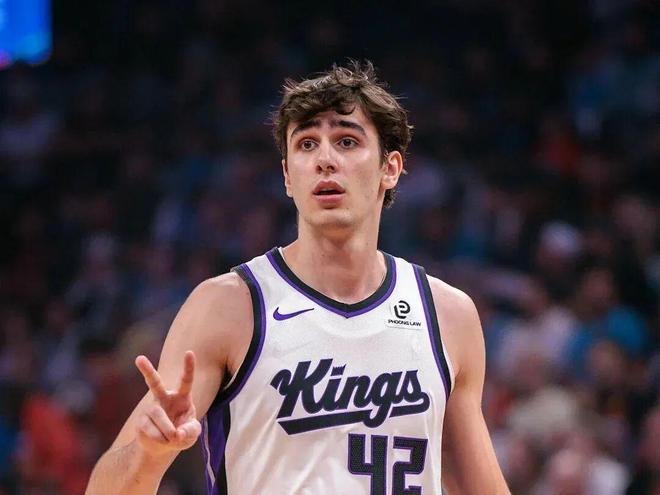 42顺位新秀马克西姆·雷诺逆袭成国王非卖品 高球