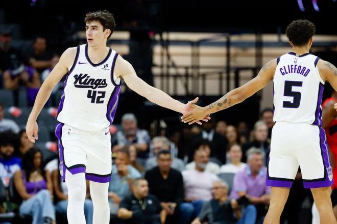 42顺位新秀马克西姆·雷诺逆袭成国王非卖品 高球