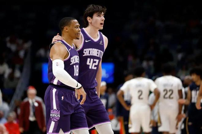 42顺位新秀马克西姆·雷诺逆袭成国王非卖品 高球