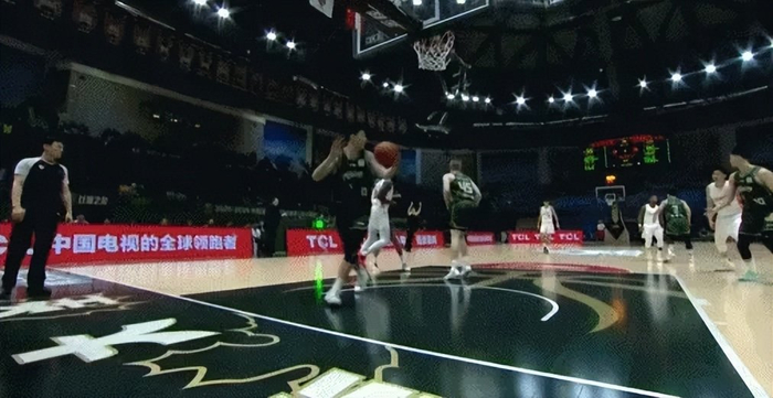 南京男篮内讧升级 赵柏清郭昊文冲突引关注