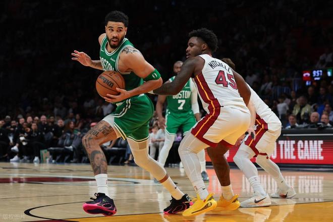 文班亚马41分18篮板助马刺大胜 勇士多星爆发难阻