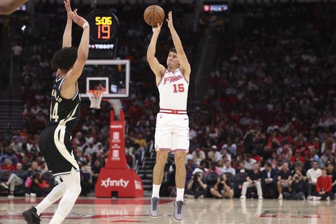 文班亚马41分18篮板助马刺大胜 勇士多星爆发难阻