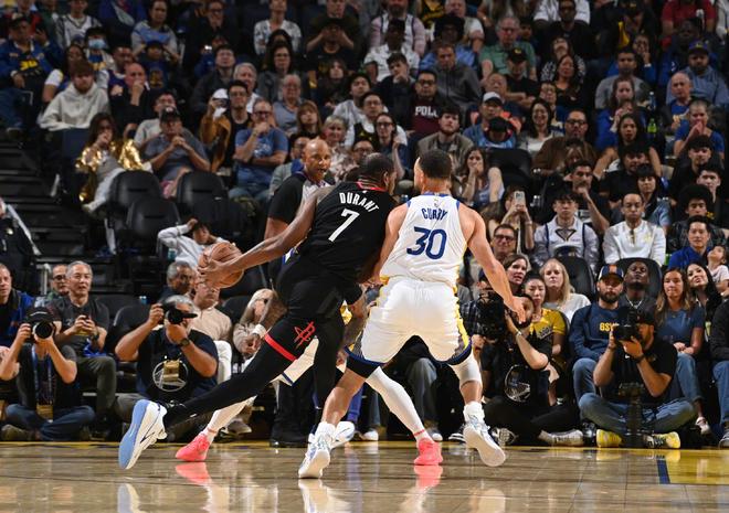 库里复出首战轰29分难救主 勇士虽败犹荣