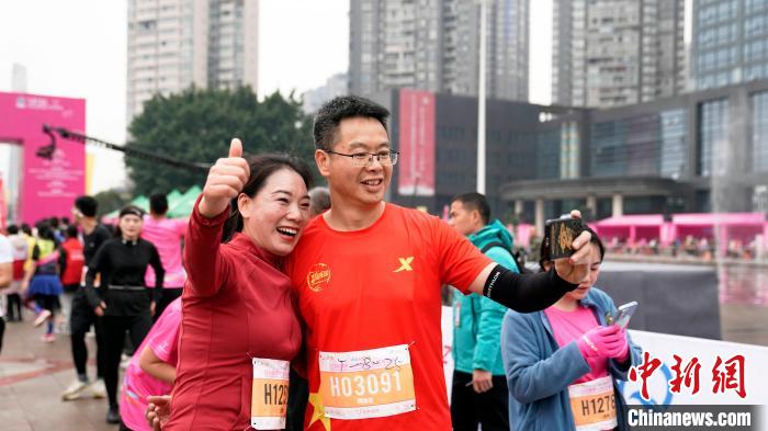 重庆江津东方爱情马拉松鸣枪开跑，成为江津区
